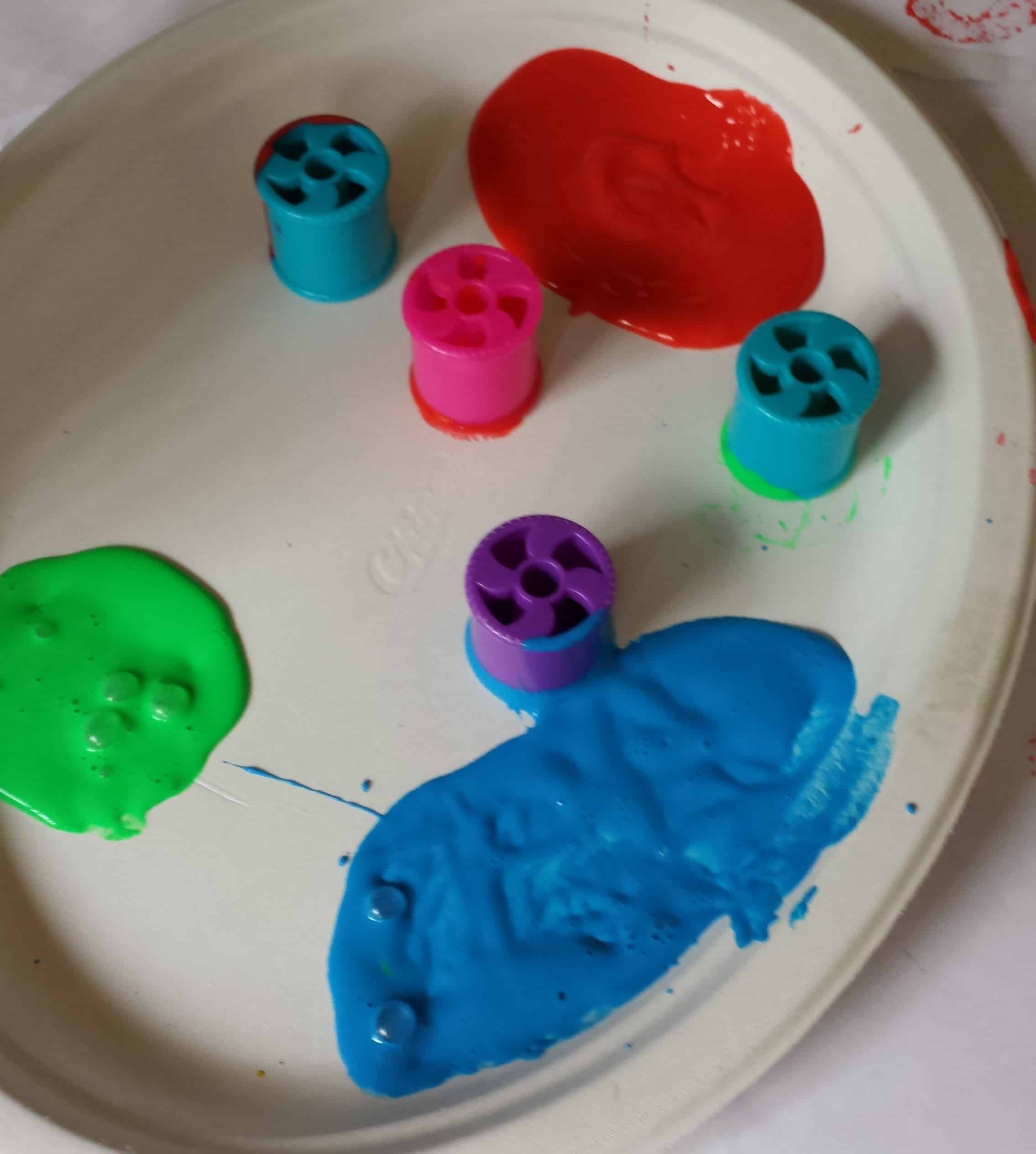 Cotton Reel Painting - My Bored Toddler Fun and Easy Painting Activity!