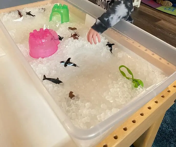 winter toddler activity - ice sensory bin 