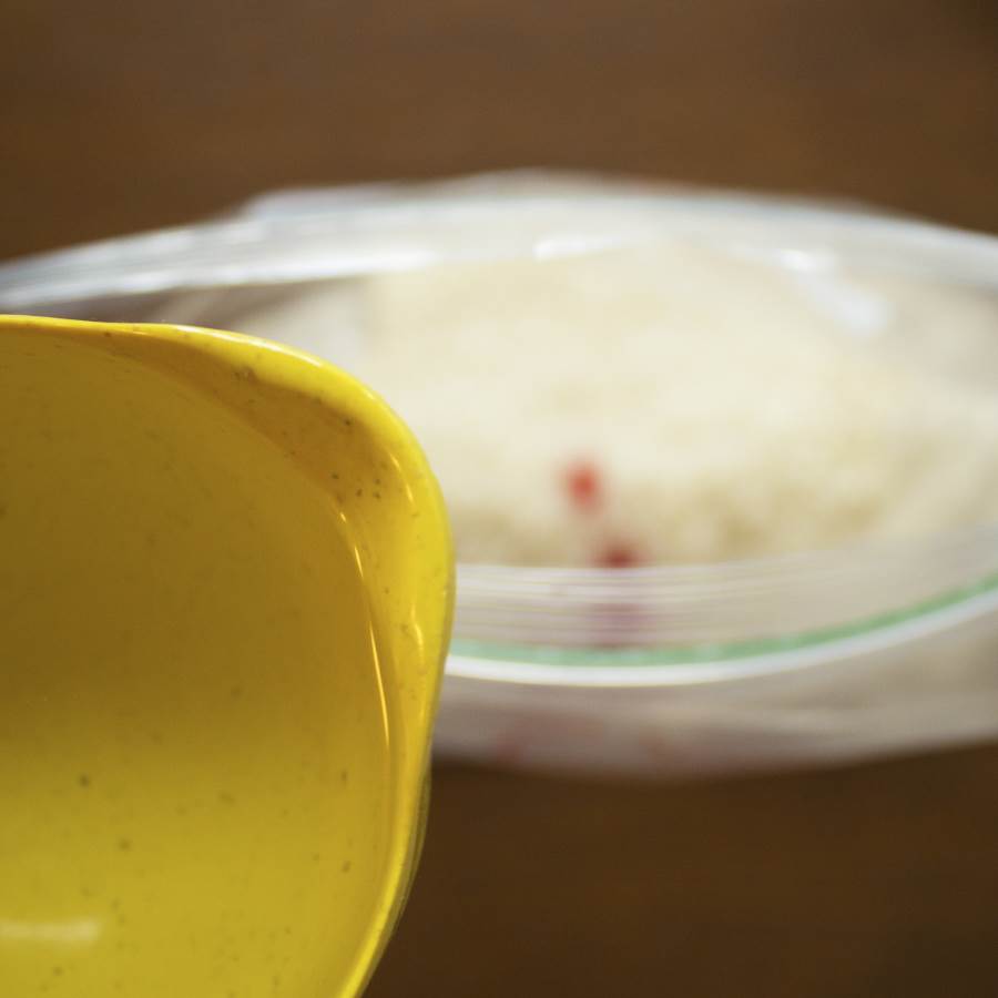 adding vinegar to make rainbow rice