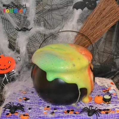 Halloween fizzing cauldron image 4 2
