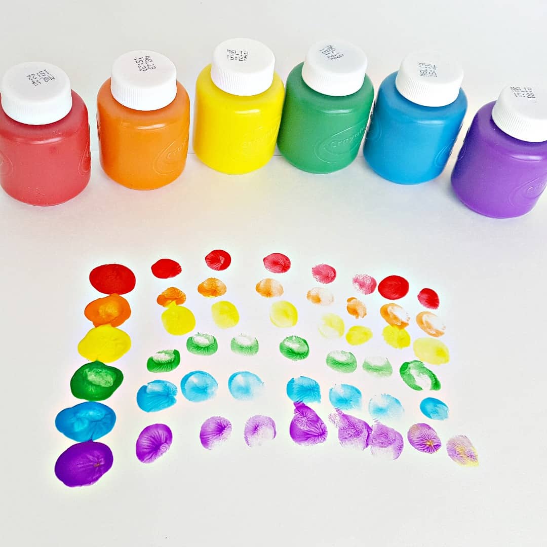 finger painting rainbow
