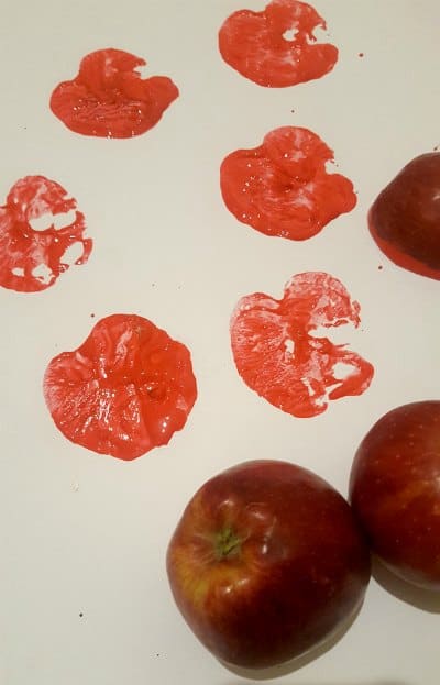 painting with fruit and vegetables stamping apples 