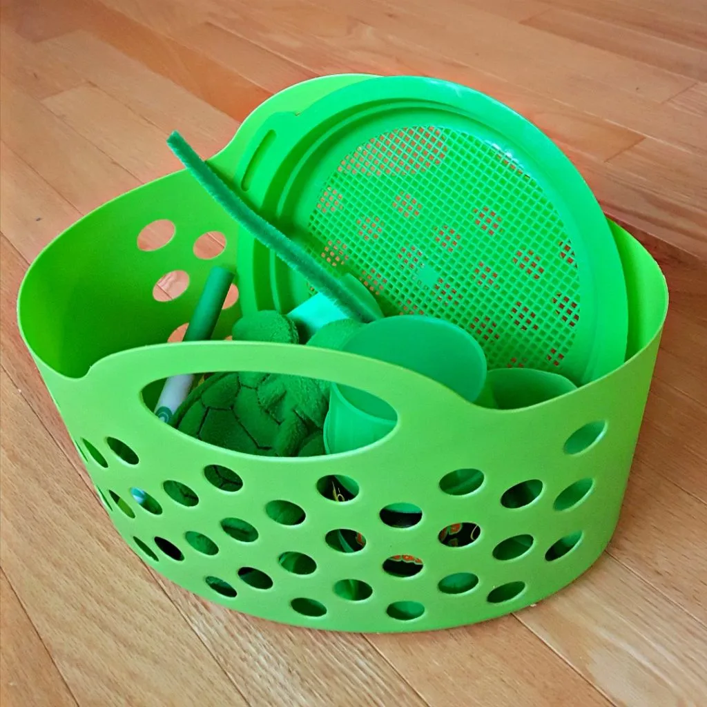 Straws and Spools Fine Motor Activity - My Bored Toddler