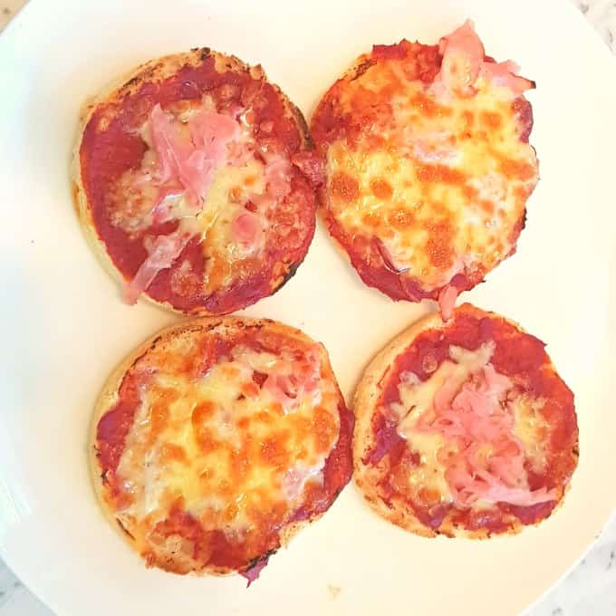 finshed easy english muffin pizzas for toddlers to make