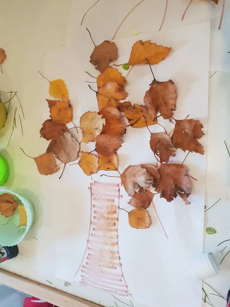 Leaf craft and activity ideas for toddlers - My Bored Toddler