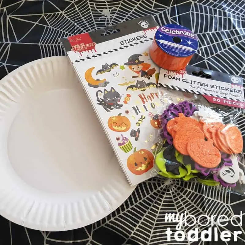 easy halloween sticker wreath for toddlers