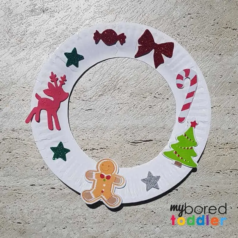 Christmas Crafts for Kids : Easy Christmas Wreath for toddlers