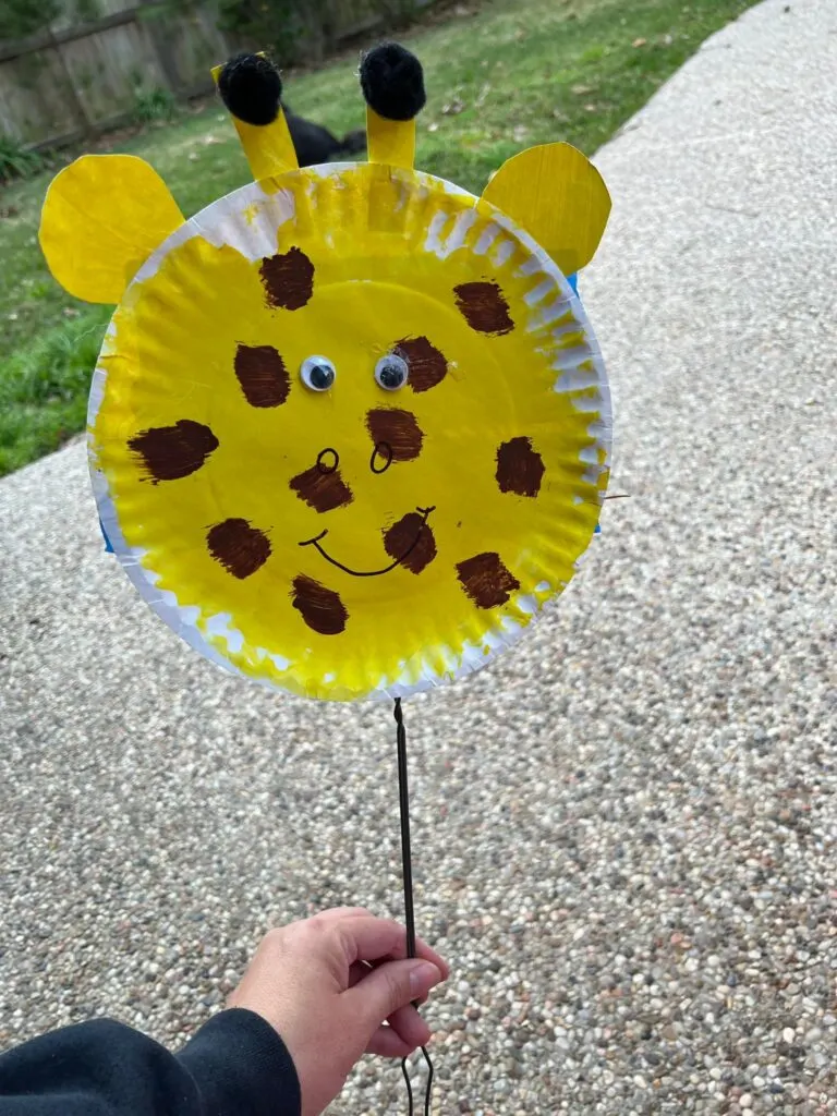 paper plate giraffe