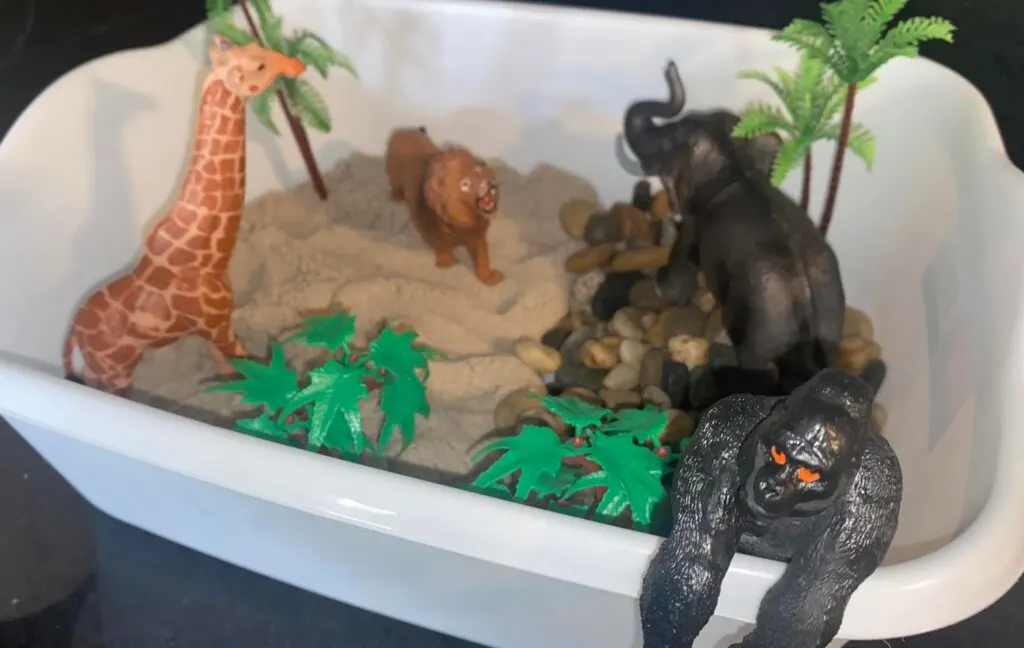 zoo sensory bin for toddlers