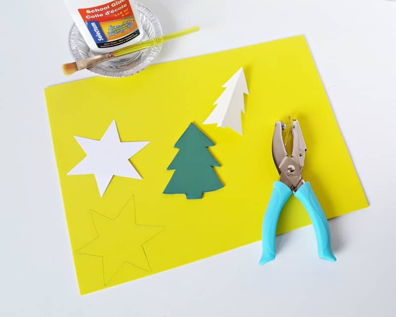 easy christmas tree ornament craft for toddlers to make 
