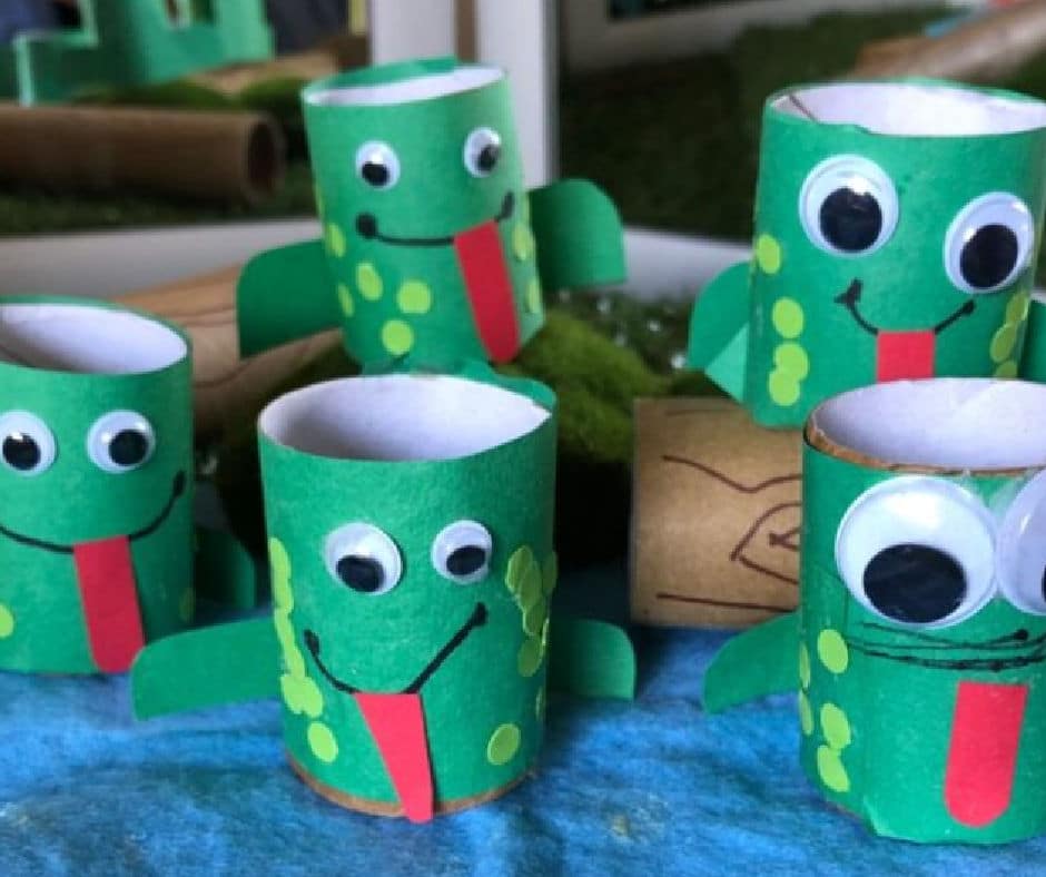 frog toilet roll puppet craft for toddlers