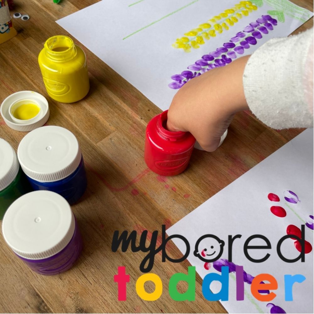 Finger painting – A brilliant activity for babies and toddlers