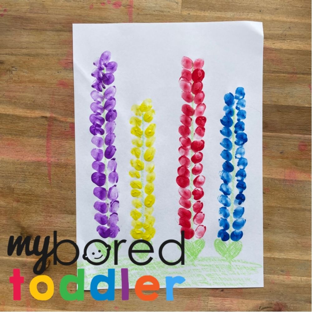 Hand print flower paintings for toddlers - My Bored Toddler