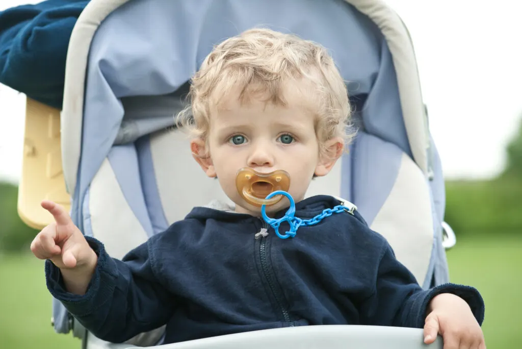 tips for getting your toddler to get rid of the pacifier dummy