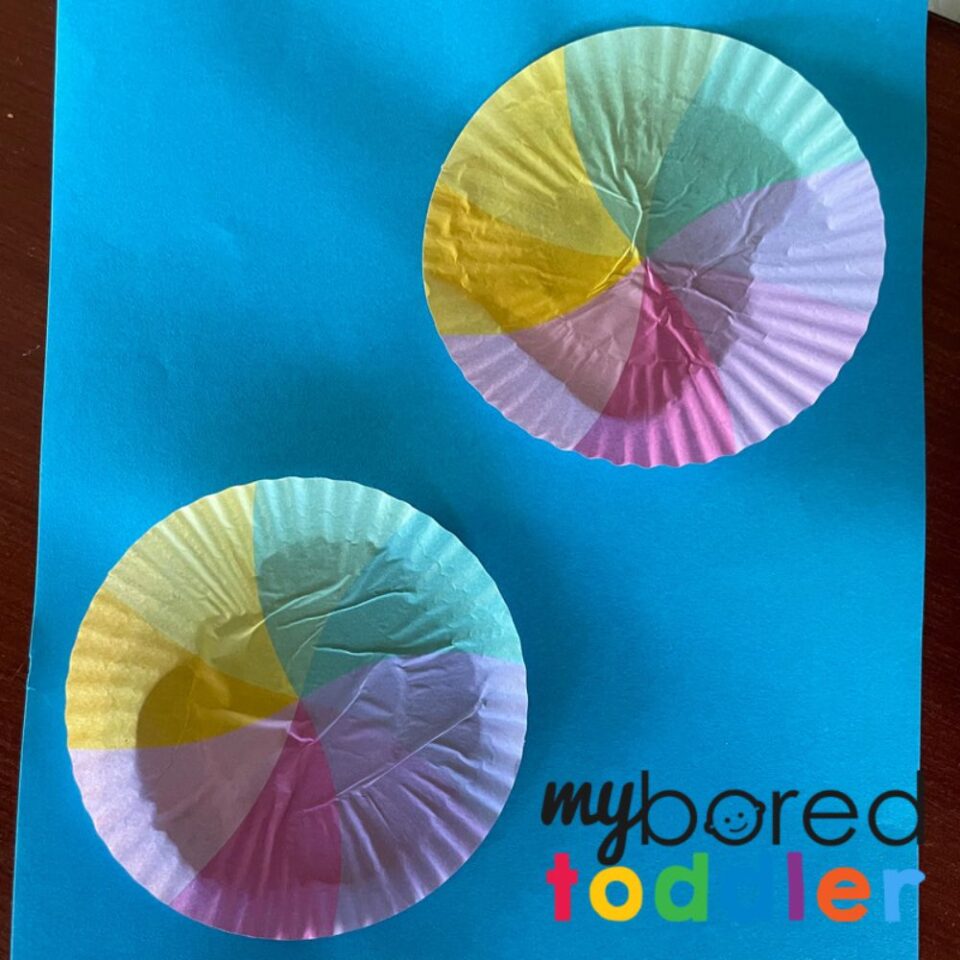 Patty Pan Hot Air Balloons - My Bored Toddler Transportation Theme Craft!