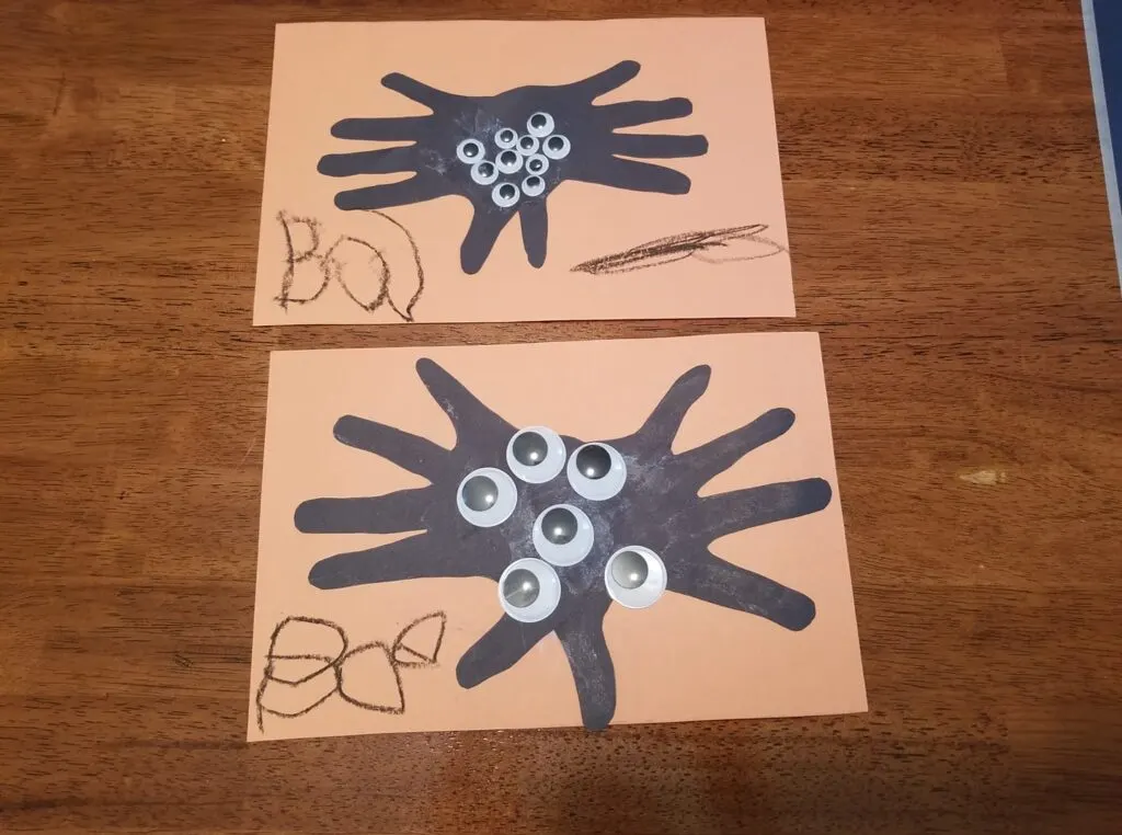 handprint spider craft for Halloween for toddlers