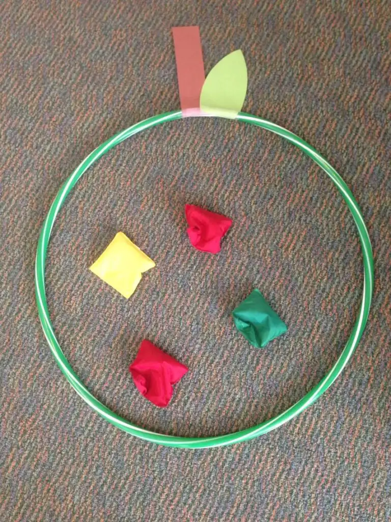 apple throw game