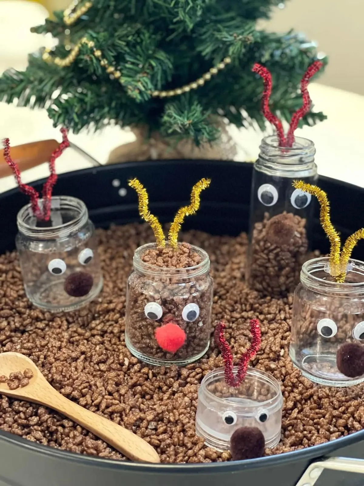 reindeer sensory bin 